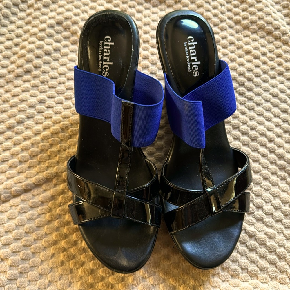 Charles David Patent Leather/royal blue wedge sandals